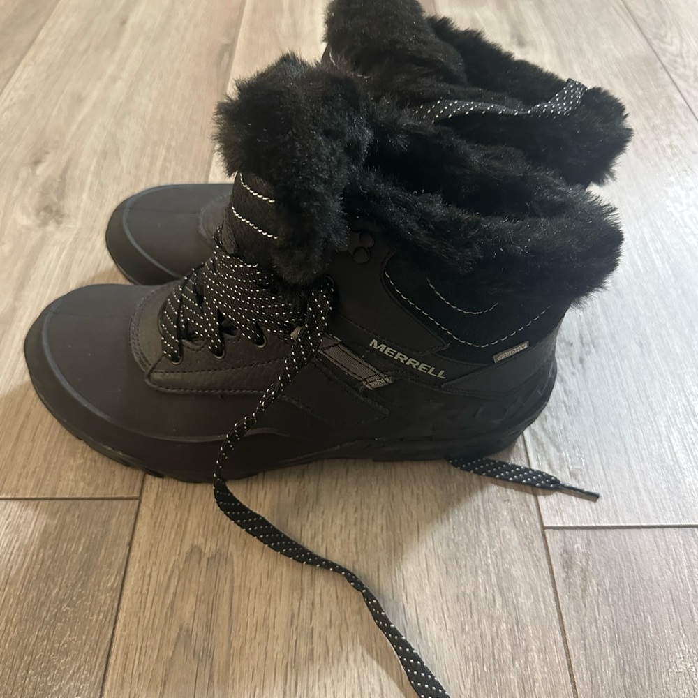Merrell Kids Black Fur-Lined Boots